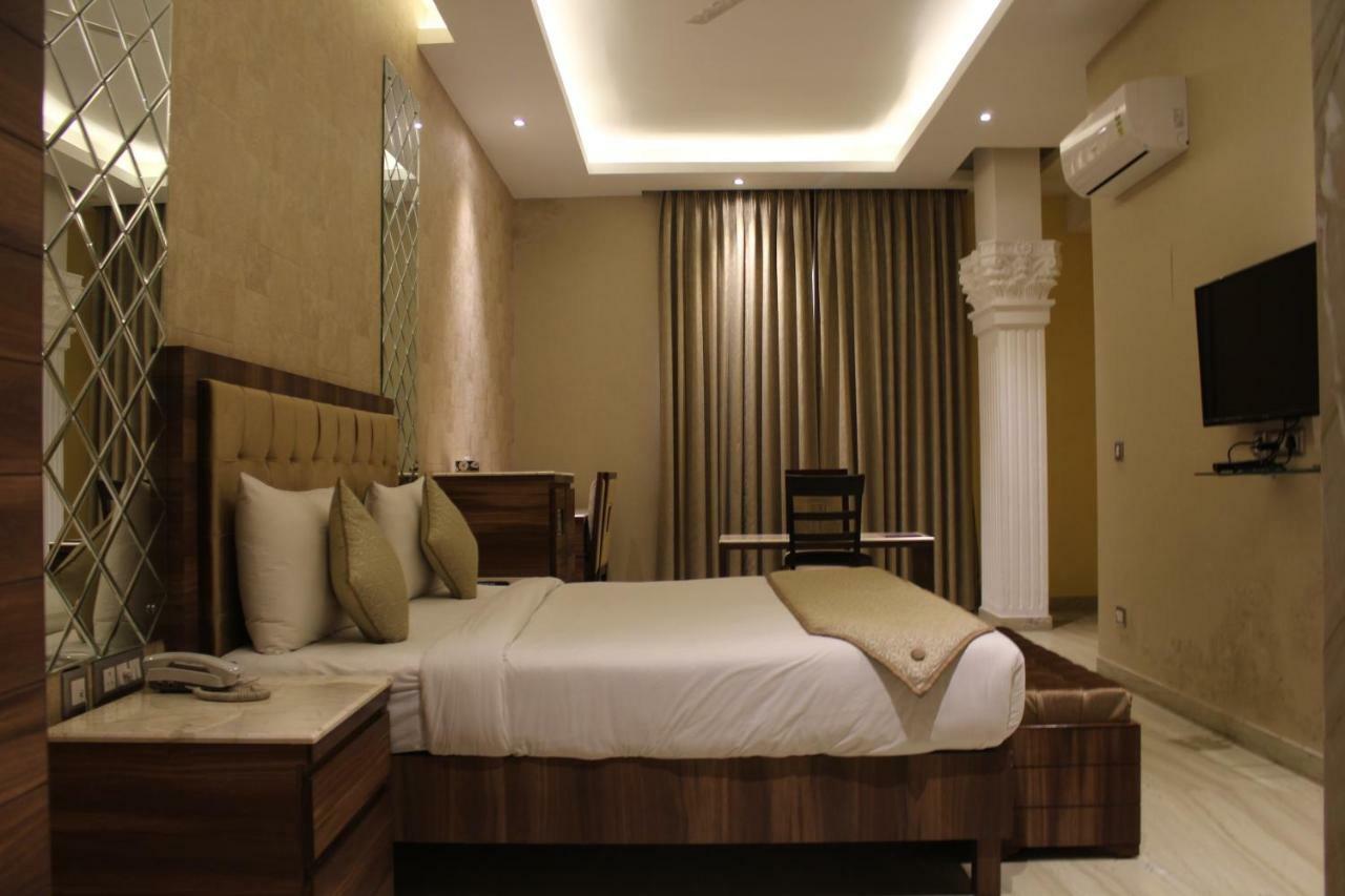 Royal Residence Iffco Chowk Gurgaon Zewnętrze zdjęcie