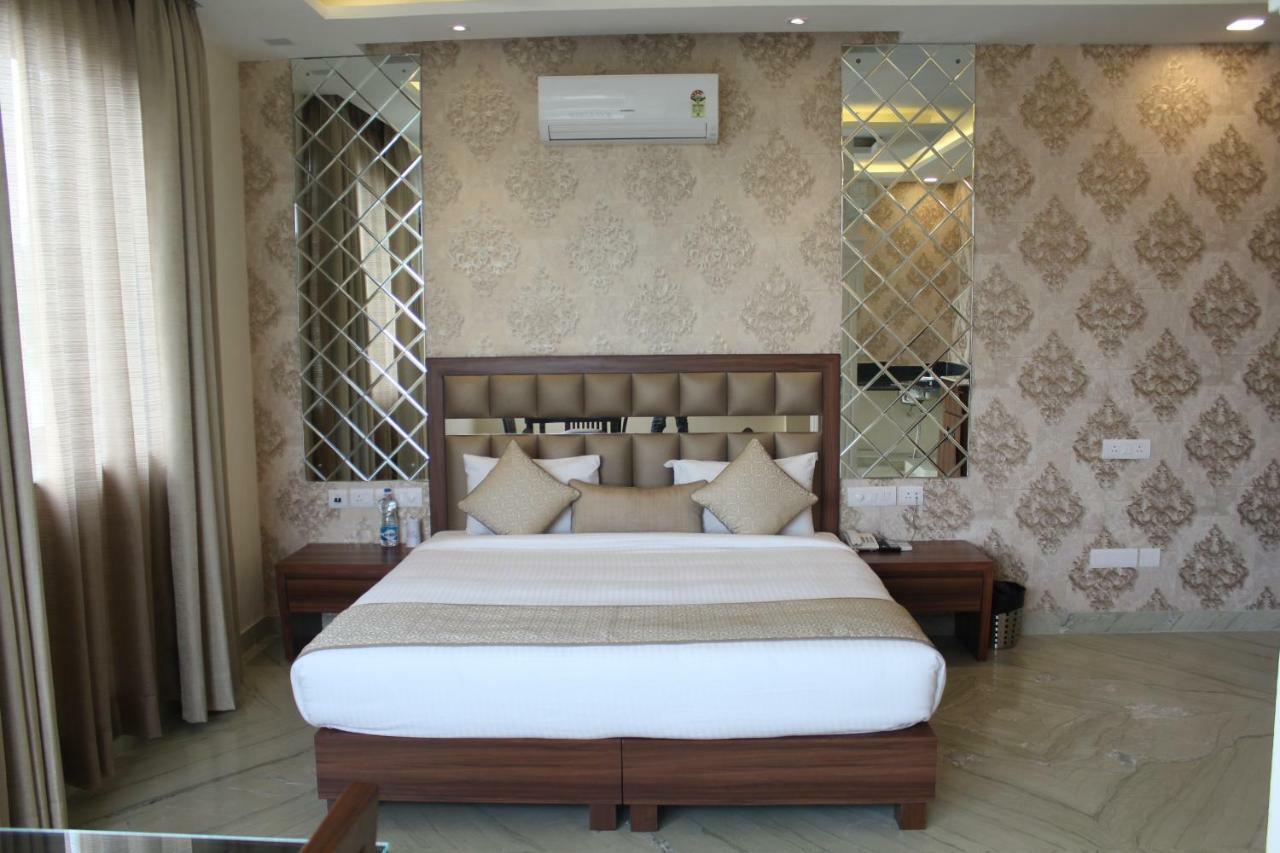 Royal Residence Iffco Chowk Gurgaon Zewnętrze zdjęcie